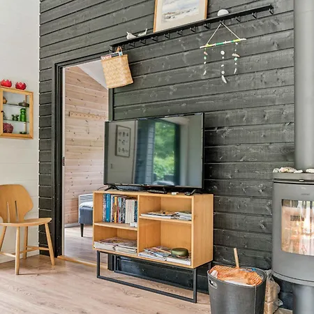 Scenic Summer House In Asserbo *