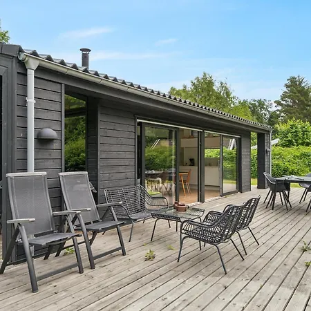 Scenic Summer House In Asserbo