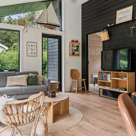 Scenic Summer House In Asserbo Frederiksværk