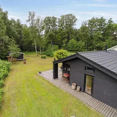 Scenic Summer House In Asserbo Feriehus