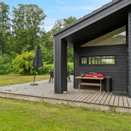 Semesterbostad Naturskönt Sommarhus I Asserbo *